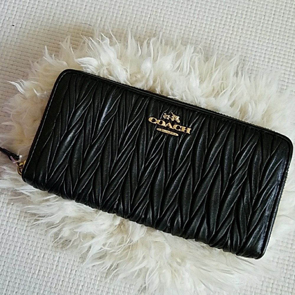 COACH Black Madison Leather Accordion Zip Wallet